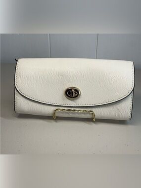 Coach Essential Long Wallet In White